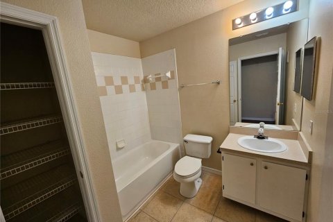 Condo in Orlando, Florida, 3 bedrooms № 2224850 - photo 29