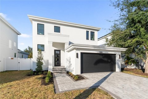 House in Sarasota, Florida 4 bedrooms, 193.79 sq.m. № 2107577