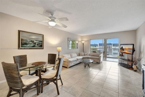 Copropriété à louer à Margate, Floride: 2 chambres, 86.4 m2 № 1860029 - photo 1