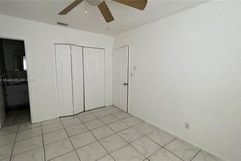 House in Lauderhill, Florida 2 bedrooms, 222.87 sq.m. № 1755653 - photo 5