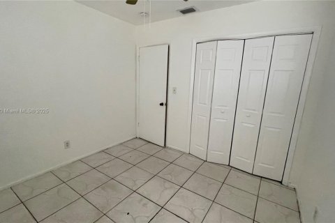 Villa ou maison à louer à Lauderhill, Floride: 2 chambres, 222.87 m2 № 1755653 - photo 8