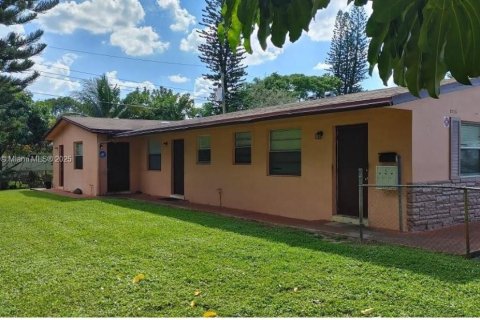 Casa en alquiler en Lauderhill, Florida, 2 dormitorios, 222.87 m2 № 1755653 - foto 1