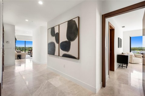 Condo in Coral Gables, Florida, 2 bedrooms  № 1994713 - photo 17