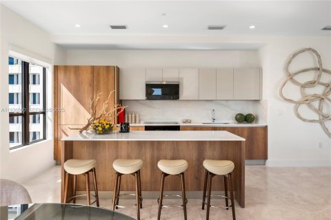 Condo in Coral Gables, Florida, 2 bedrooms  № 1994713 - photo 14