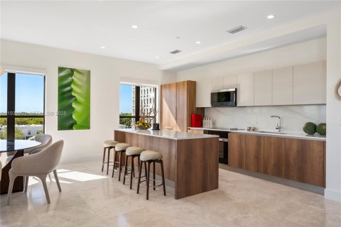 Condo in Coral Gables, Florida, 2 bedrooms  № 1994713 - photo 8