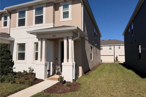 Touwnhouse à louer à Orlando, Floride: 4 chambres, 155.89 m2 № 2437158 - photo 2