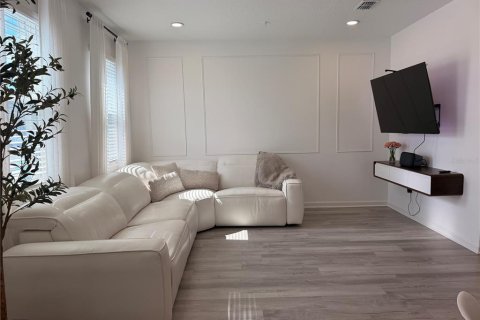 Touwnhouse à louer à Orlando, Floride: 4 chambres, 155.89 m2 № 2437158 - photo 3