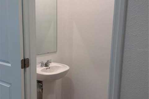 Touwnhouse à louer à Orlando, Floride: 4 chambres, 155.89 m2 № 2437158 - photo 13