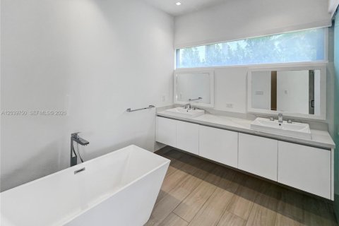 Villa ou maison à louer à Weston, Floride: 4 chambres, 314.85 m2 № 2089478 - photo 16