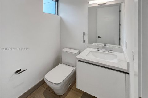 Villa ou maison à louer à Weston, Floride: 4 chambres, 314.85 m2 № 2089478 - photo 6