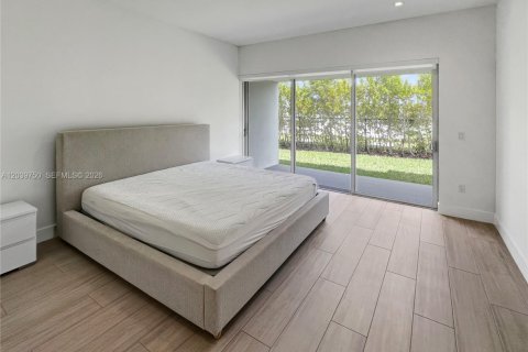 Villa ou maison à louer à Weston, Floride: 4 chambres, 314.85 m2 № 2089478 - photo 21