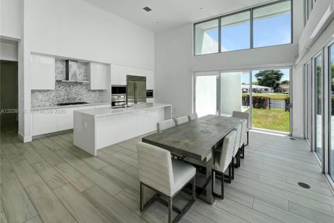 Villa ou maison à louer à Weston, Floride: 4 chambres, 314.85 m2 № 2089478 - photo 10