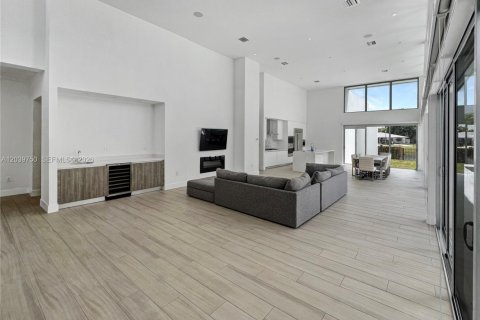 Villa ou maison à louer à Weston, Floride: 4 chambres, 314.85 m2 № 2089478 - photo 8