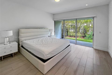 Villa ou maison à louer à Weston, Floride: 4 chambres, 314.85 m2 № 2089478 - photo 25
