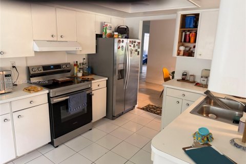 House in Margate, Florida 2 bedrooms, 130.06 sq.m. № 1994993 - photo 20