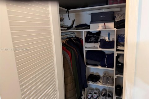 House in Margate, Florida 2 bedrooms, 130.06 sq.m. № 1994993 - photo 12