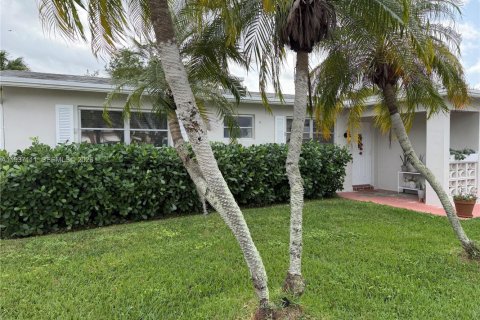 House in Margate, Florida 2 bedrooms, 130.06 sq.m. № 1994993