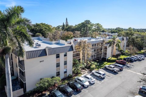 Condominio en venta en Coral Springs, Florida, 2 dormitorios, 99.22 m2 № 2250397 - foto 28