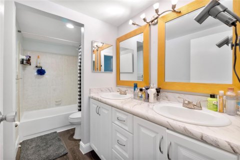 Condominio en venta en Coral Springs, Florida, 2 dormitorios, 99.22 m2 № 2250397 - foto 18