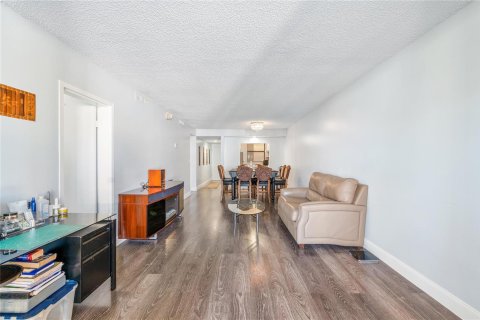 Condominio en venta en Coral Springs, Florida, 2 dormitorios, 99.22 m2 № 2250397 - foto 12