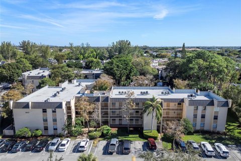 Condominio en venta en Coral Springs, Florida, 2 dormitorios, 99.22 m2 № 2250397 - foto 30