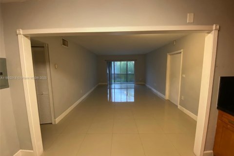 Copropriété à louer à Miami, Floride: 1 chambre, 79.34 m2 № 1946462 - photo 6