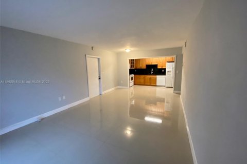 Copropriété à louer à Miami, Floride: 1 chambre, 79.34 m2 № 1946462 - photo 12