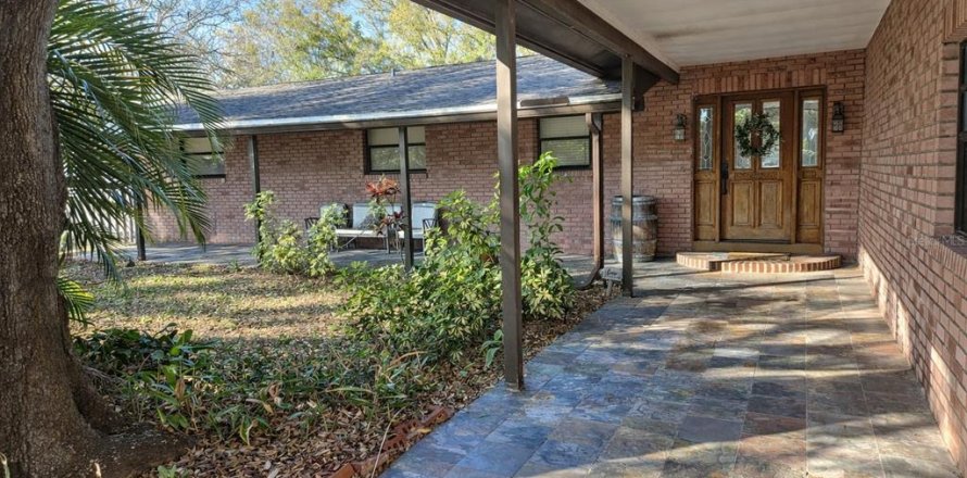 House in Pinellas Park, Florida 4 bedrooms, 217.21 sq.m. № 2114571