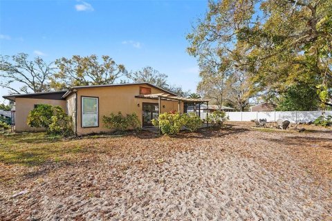 House in Pinellas Park, Florida 4 bedrooms, 217.21 sq.m. № 2114571 - photo 29