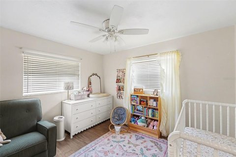 House in Pinellas Park, Florida 4 bedrooms, 217.21 sq.m. № 2114571 - photo 22