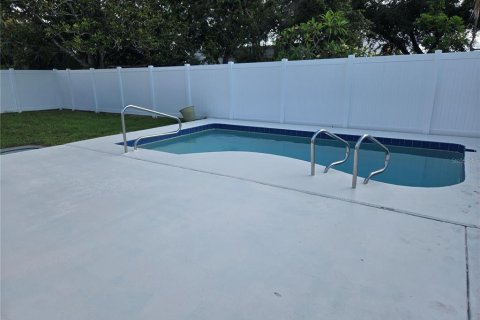 Immobilier commercial à vendre à North Port, Floride: 4 chambres, 208.47 m2 № 1778121 - photo 5