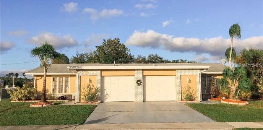 Immobilier commercial à North Port, Floride 4 chambres, 208.47 m2 № 1778121