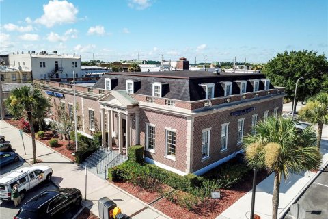 Commercial property in Kissimmee, Florida 25.55 sq.m. № 2378003 - photo 2