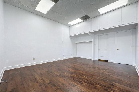 Commercial property in Kissimmee, Florida 25.55 sq.m. № 2378003 - photo 11