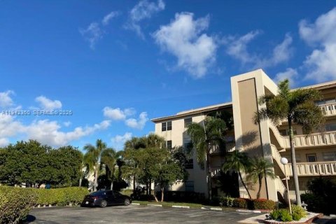 Condo in Coconut Creek, Florida, 1 bedroom  № 1999942 - photo 2