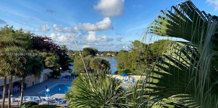 Condo in Coconut Creek, Florida, 1 bedroom  № 1999942