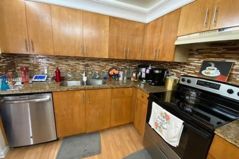 Condo in Coconut Creek, Florida, 1 bedroom  № 1999942 - photo 9