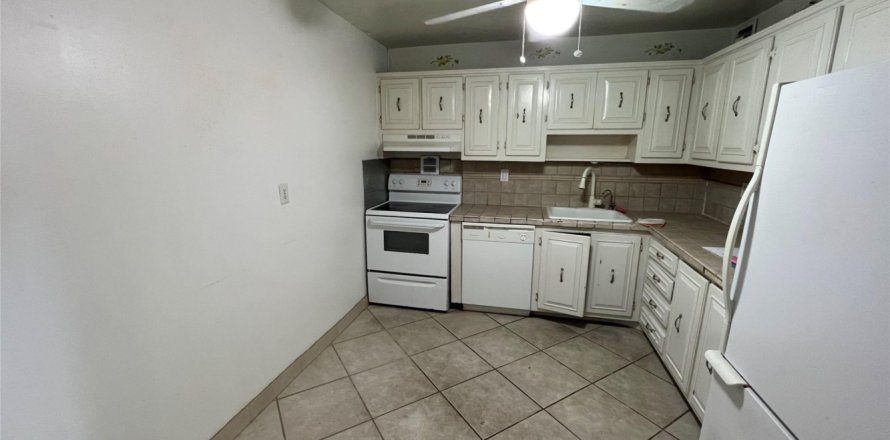 Condominio en Miami, Florida, 2 dormitorios  № 664865