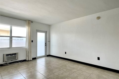 Condominio en alquiler en Miami Beach, Florida, 38.18 m2 № 2000922 - foto 7