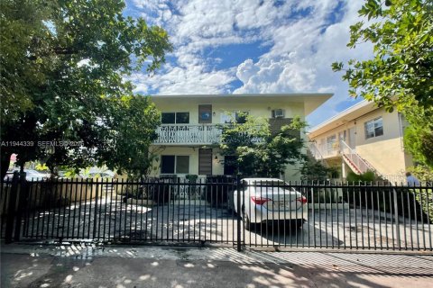 Condominio en alquiler en Miami Beach, Florida, 38.18 m2 № 2000922 - foto 2