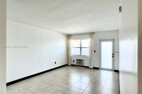 Condominio en alquiler en Miami Beach, Florida, 38.18 m2 № 2000922 - foto 8