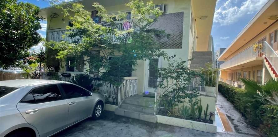 Estudio en el Condominio en Miami Beach, Florida  № 2000922