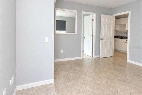 Villa ou maison à vendre à Kissimmee, Floride: 4 chambres, 188.59 m2 № 2408196 - photo 28