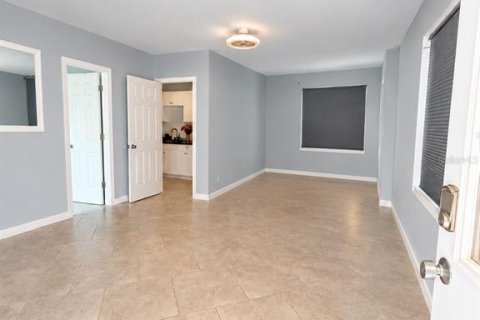 Villa ou maison à vendre à Kissimmee, Floride: 4 chambres, 188.59 m2 № 2408196 - photo 27
