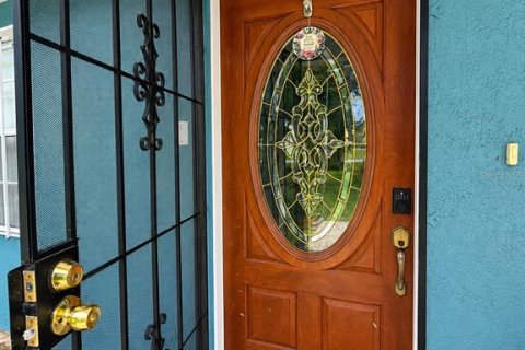 Villa ou maison à vendre à Kissimmee, Floride: 4 chambres, 188.59 m2 № 2408196 - photo 4