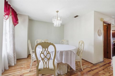 House in Orlando, Florida 4 bedrooms, 168.06 sq.m. № 2229301 - photo 22