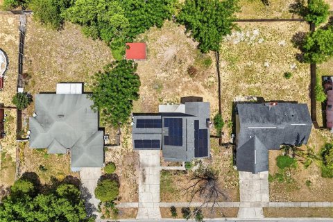 House in Orlando, Florida 4 bedrooms, 168.06 sq.m. № 2229301 - photo 4