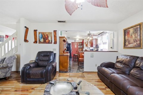 House in Orlando, Florida 4 bedrooms, 168.06 sq.m. № 2229301 - photo 14