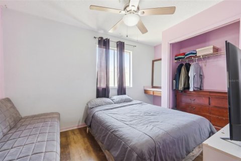House in Orlando, Florida 4 bedrooms, 168.06 sq.m. № 2229301 - photo 23