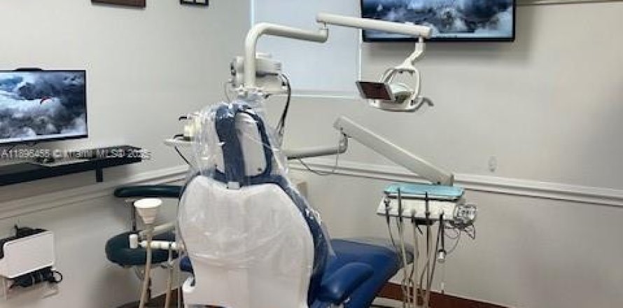 Immobilier commercial à Hollywood, Floride № 1948026